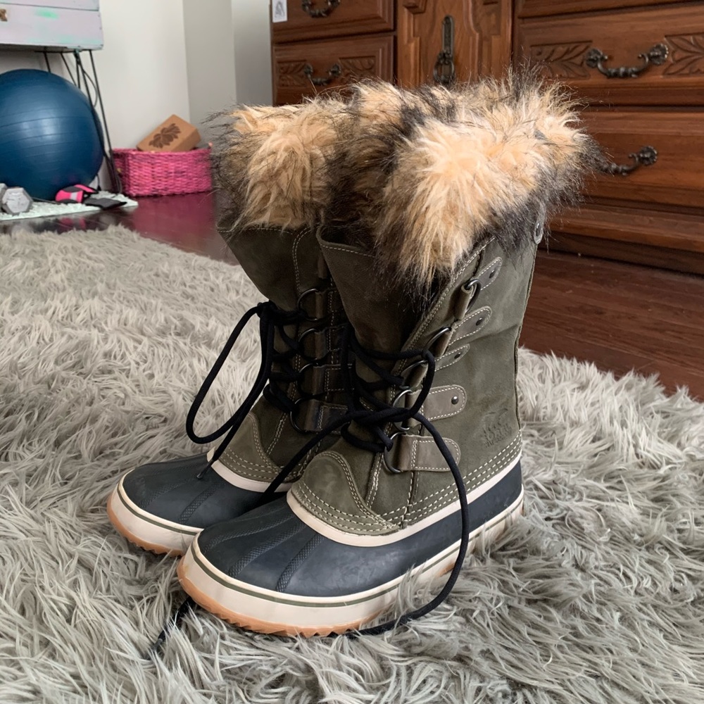 Army green Sorel boots